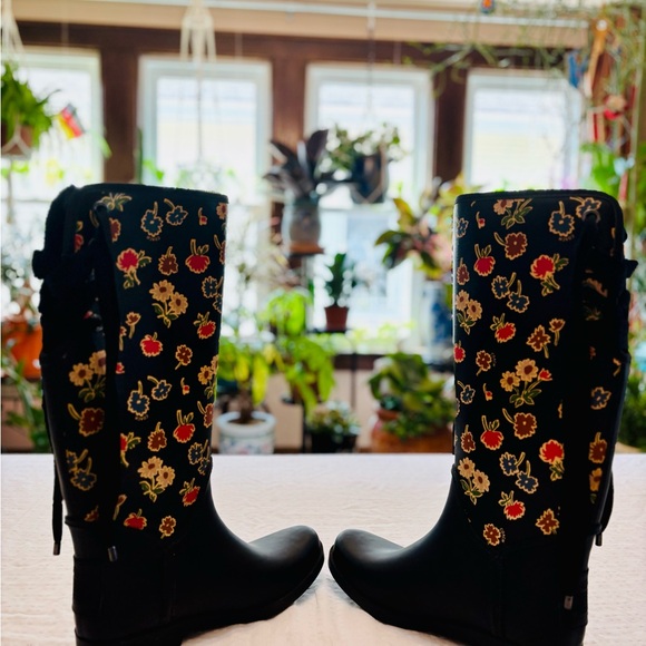 Coach Black and Red Floral Winter Rain Boots - Picture 2 of 9